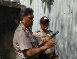 Warga Bengkalis Temukan Senjata Api di Belakang Rumah